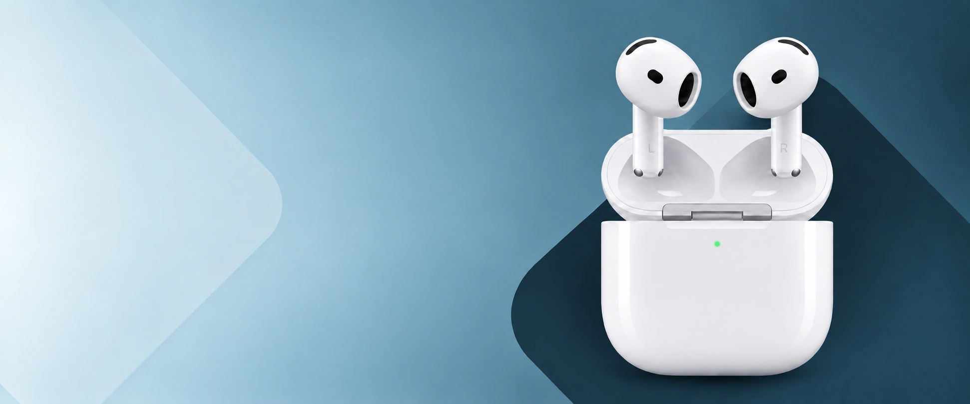 Белые AirPods в открытом зарядном футляре